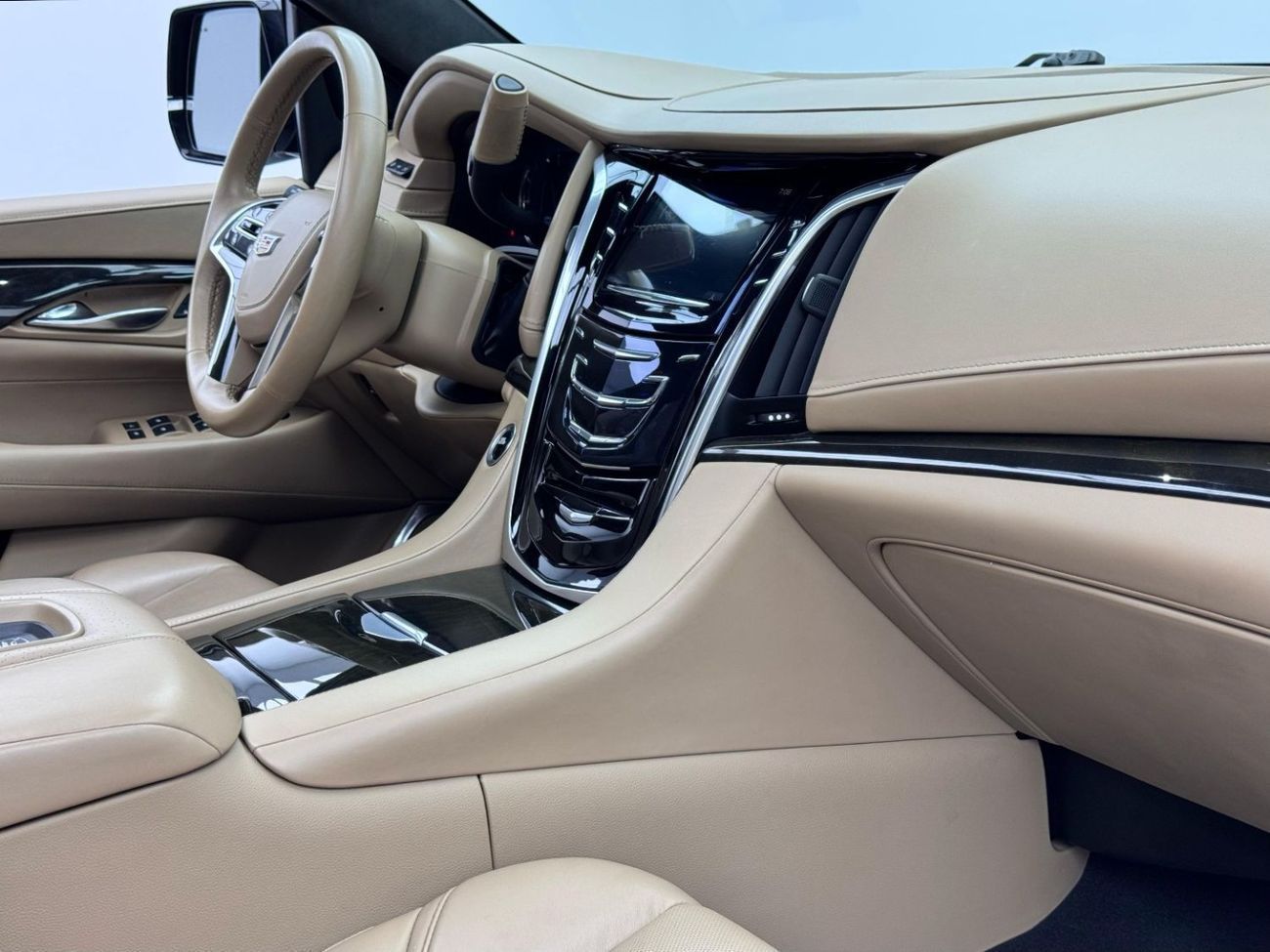 كاديلاك إسكالاد 2020 Cadillac Escalade Platinum, Warranty, Full Cadillac Service History, 8 Seater, Fully Loaded GCC
