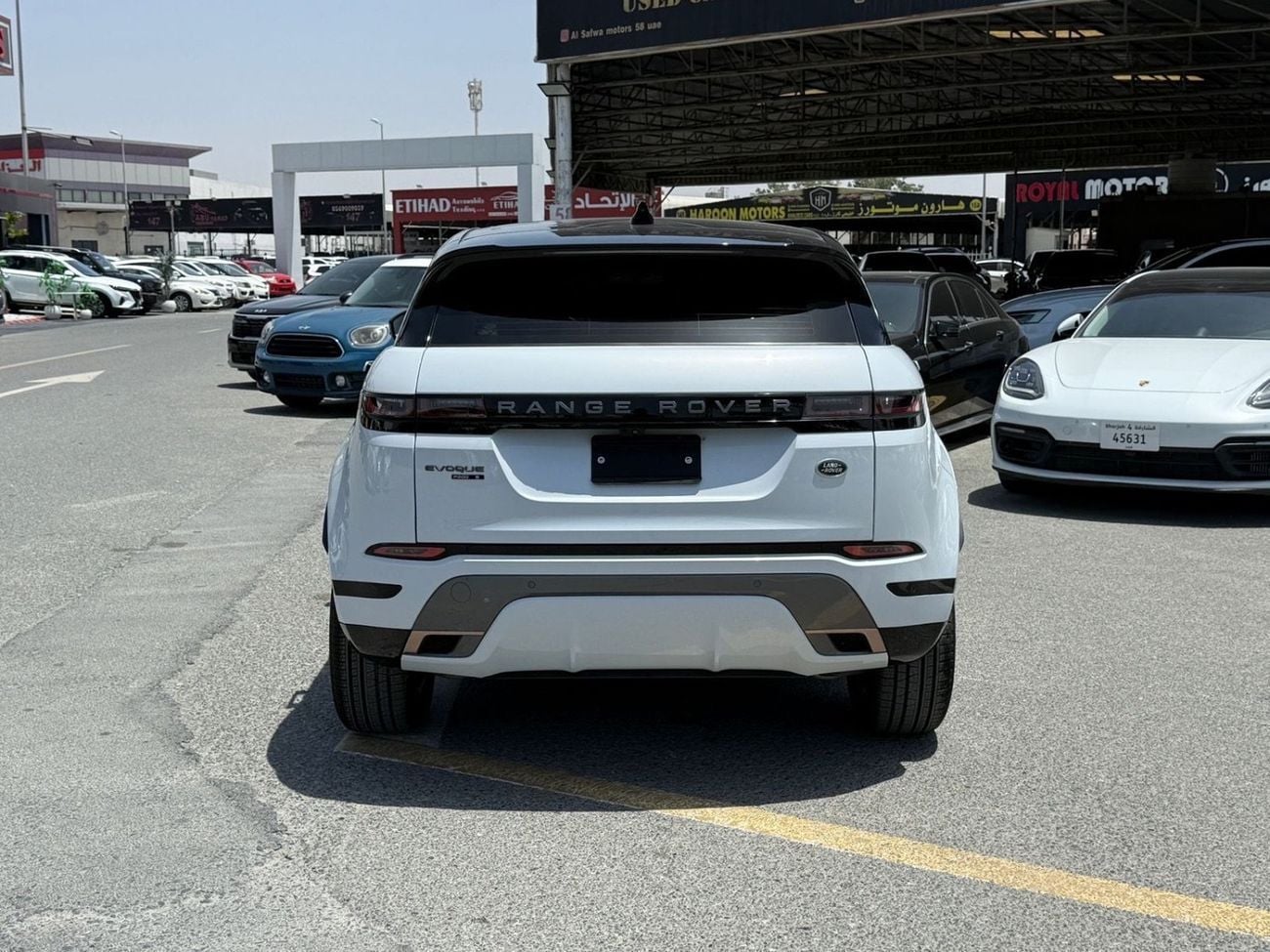 لاند روفر رانج روفر إيفوك R-DYNAMIC HSE P250 2.0L