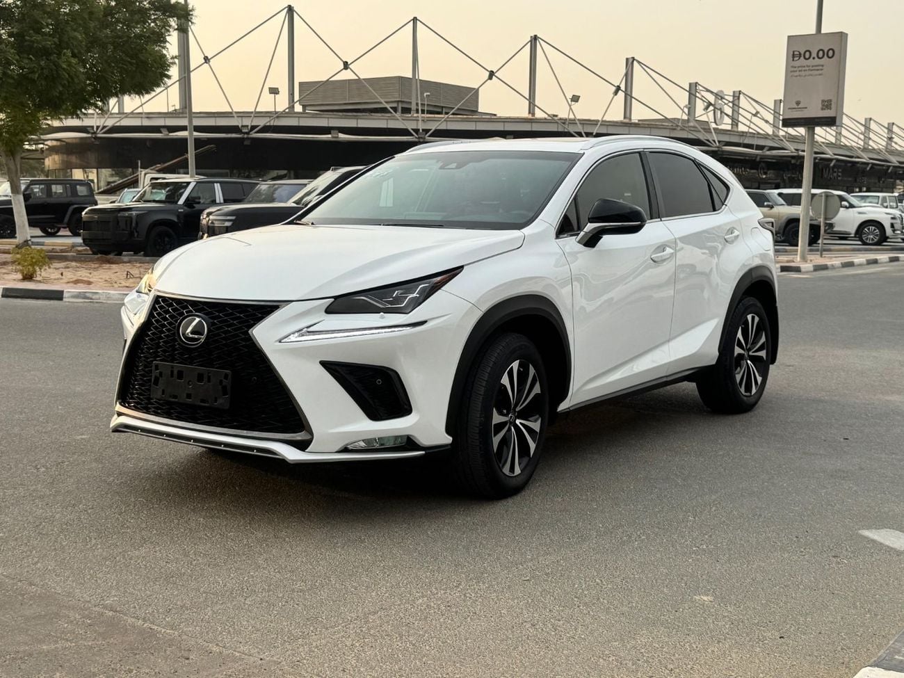لكزس NX 300 F-SPORT PLATINUM