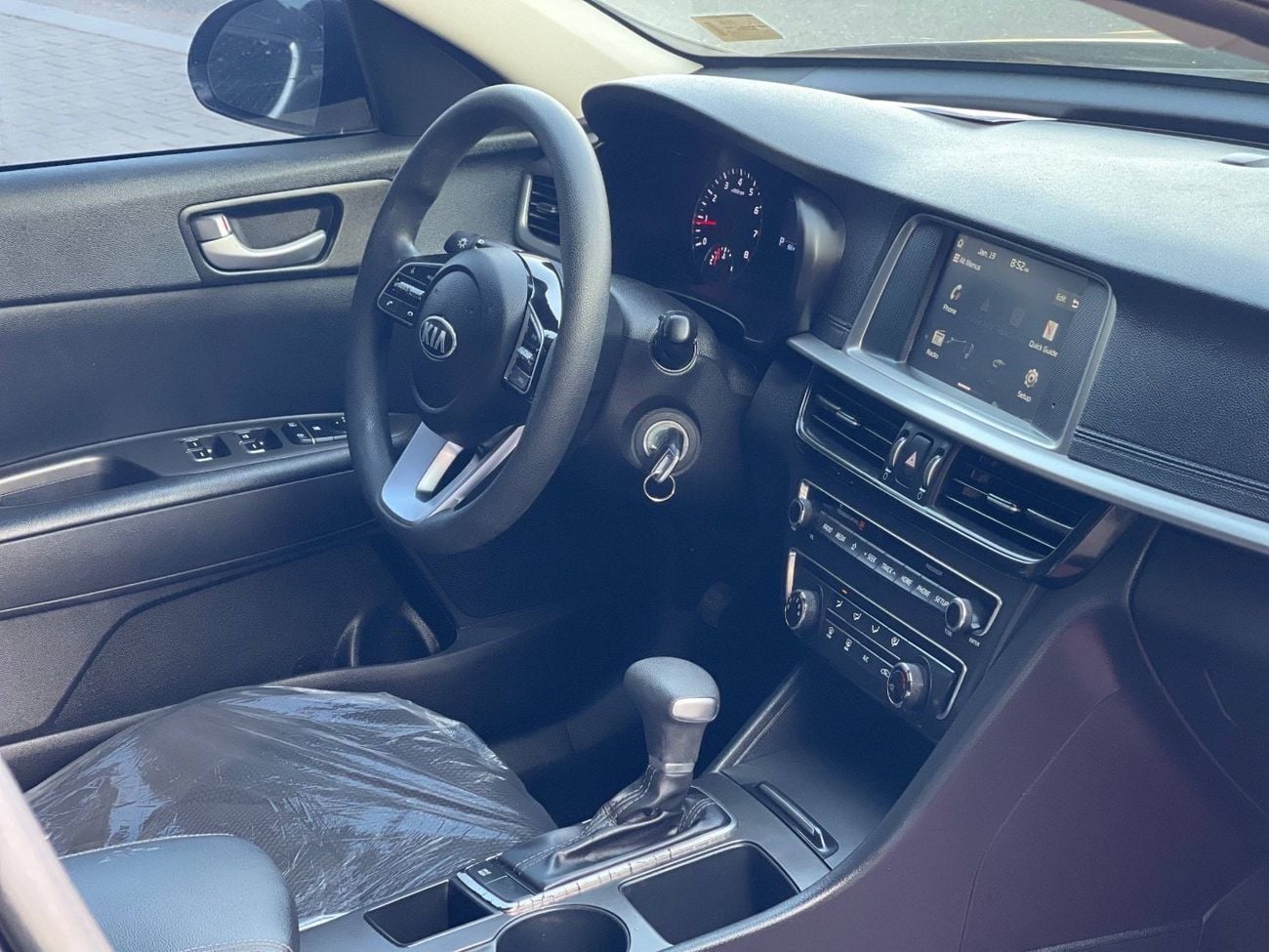Kia Optima EX Deluxe 2.4L 2.4L V4 / LONE ASSIST / BIG SCREEN / APPLE ANDROID AUTO / LEATHER