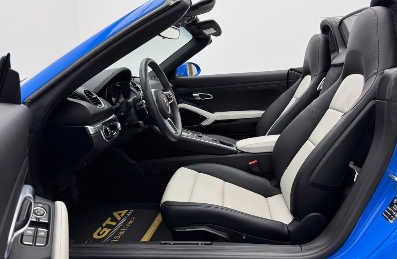 Porsche 718 Boxster Std 2.0L A/T 2024 Porsche 718 Boxster Convertible, June / 2026 Porsche Warranty, Excellent Condition