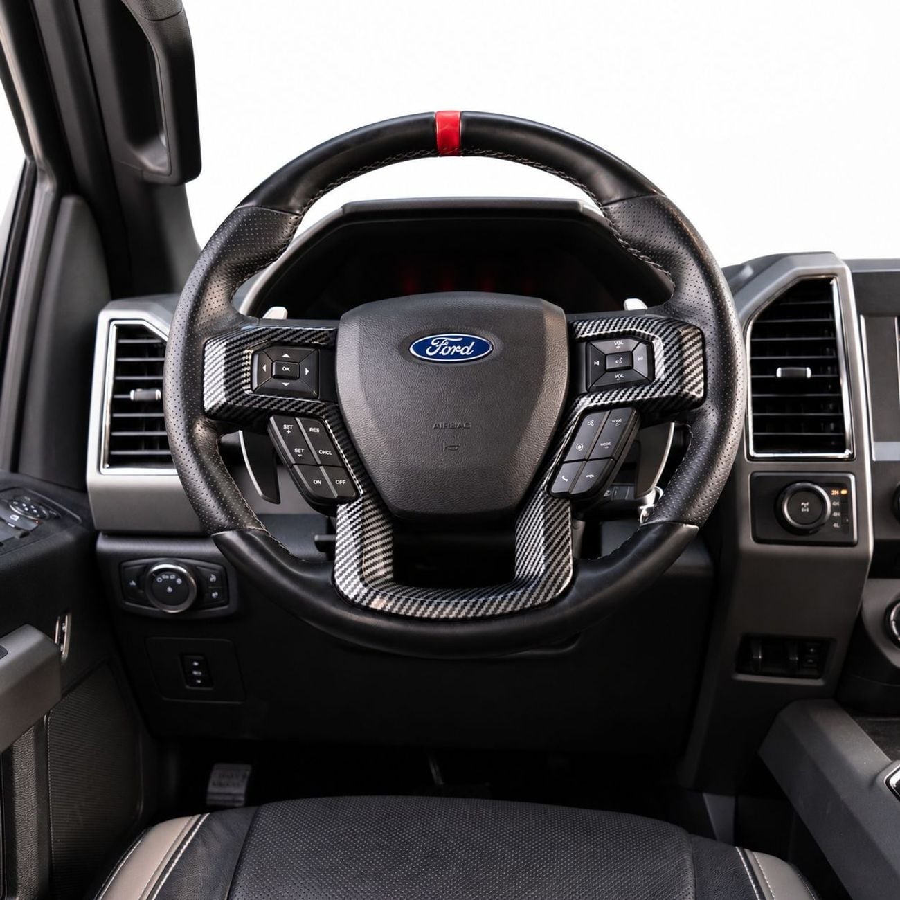 Ford F-150 RAPTOR CREW CAB LUX 3,265 P.M • 0% Downpayment • F-150 Raptor • 1 Year Warranty
