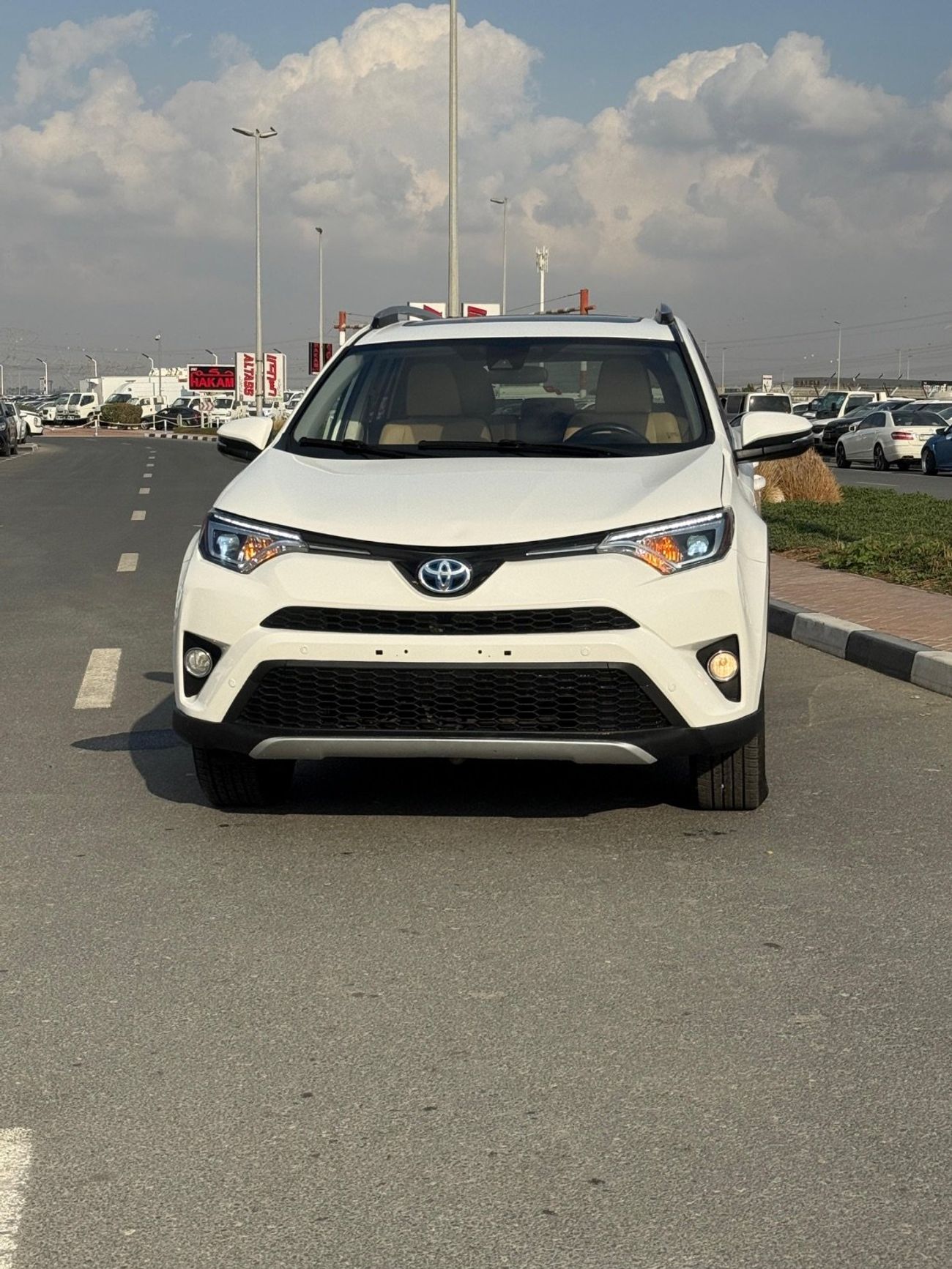 Toyota RAV4 2018 TOYOTA RAV4 XLE HYBRID
