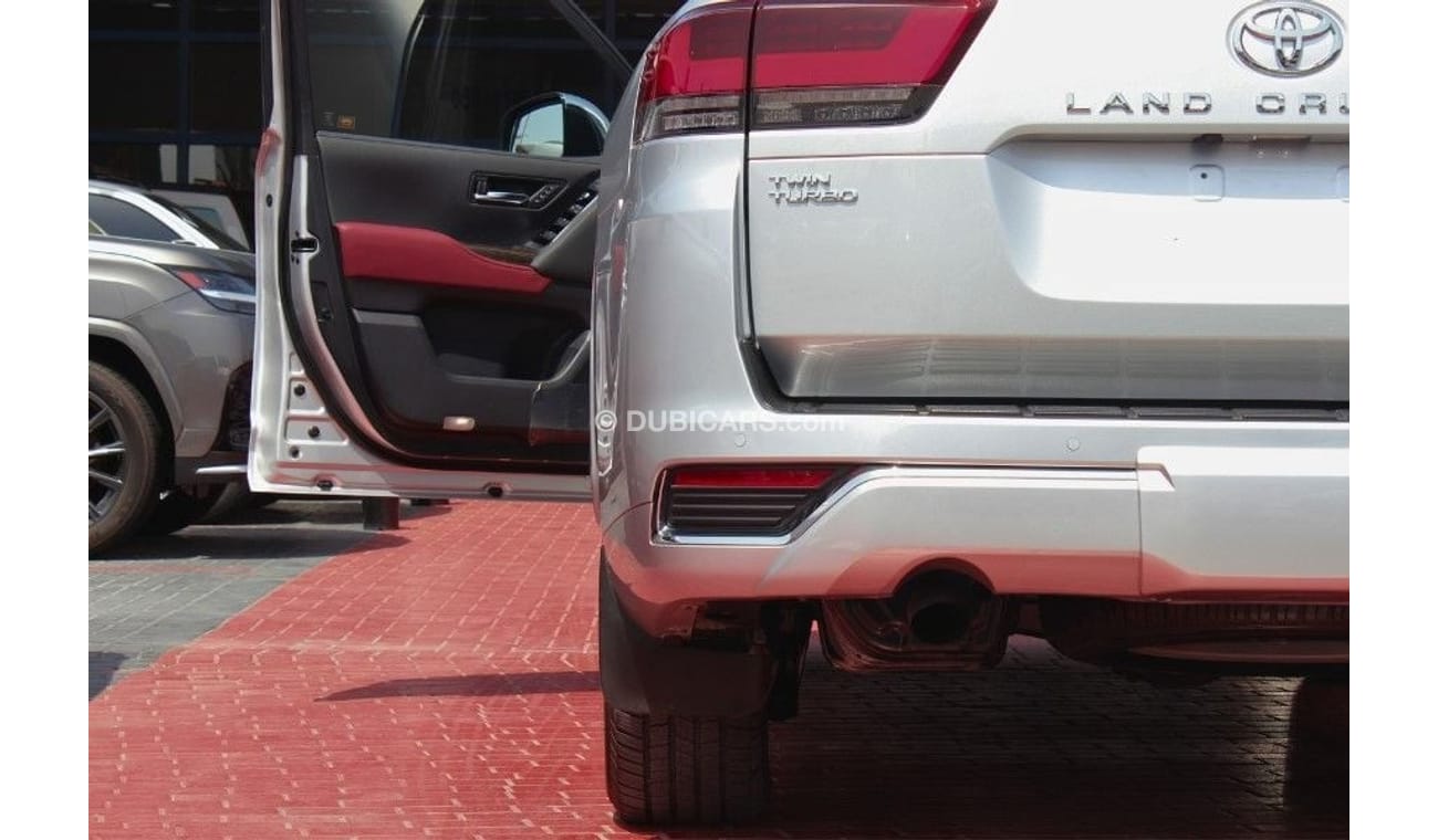 Toyota Land Cruiser VXR V6 TWINE TURBO, GCC, UNDER WARRANTY FROM LOCAL DEALER