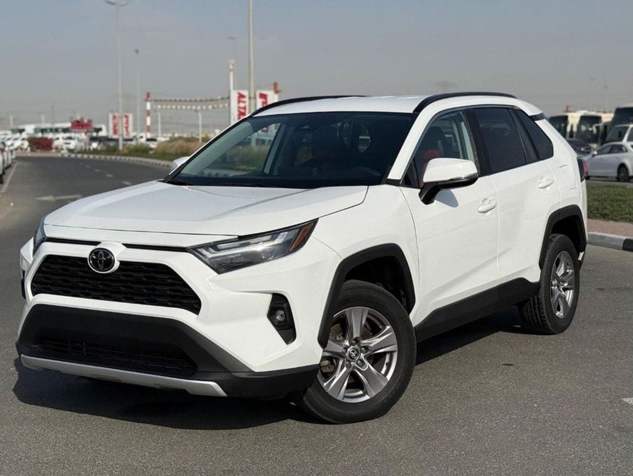 تويوتا راف ٤ XLE leather seats, push start