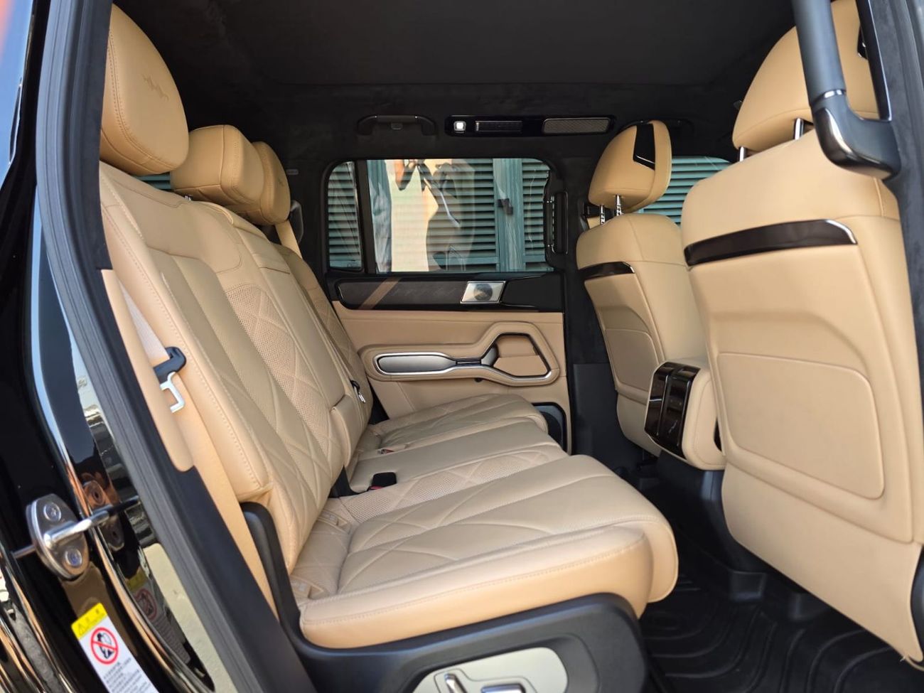 بي واي دي ليوبارد 8 Smart and Brave Flagship Edition (7 Seats)