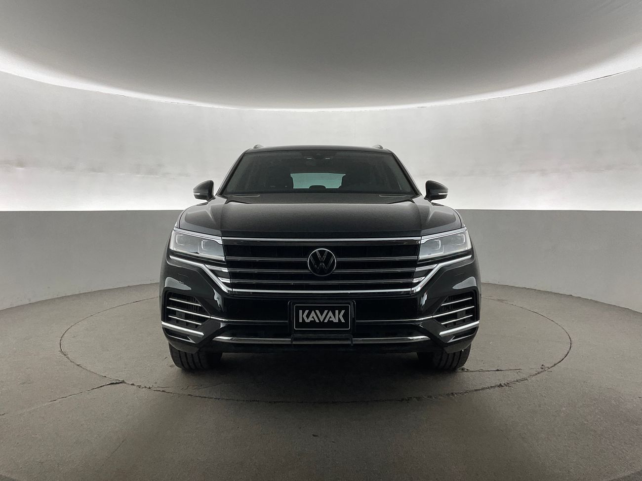 فولكس واجن طوارق Highline | National Day Celebration | شامل الضمان | 0 ﺪﻔﻋﺓ ﺃﻮﻟﻯ