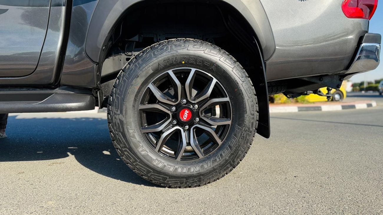 Toyota Hilux FRONT BUMPER | 4X4 SPORTS BAR | LEATHER SEATS | AUTO | 2.8L DIESEL | POWER SEATS