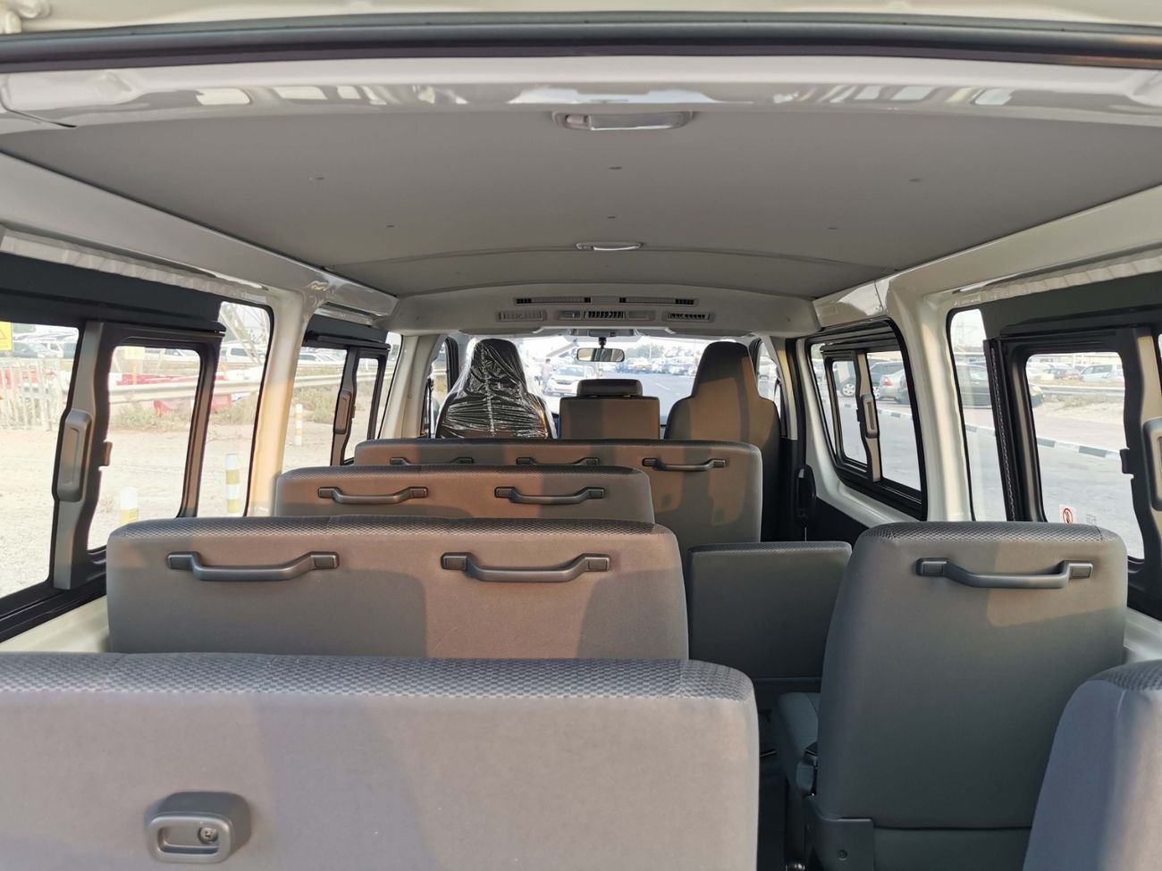 Toyota Hiace STANDARD ROOF / M/T / 2.5L DIESEL / 15 SEATER (CODE # HD25ST15)