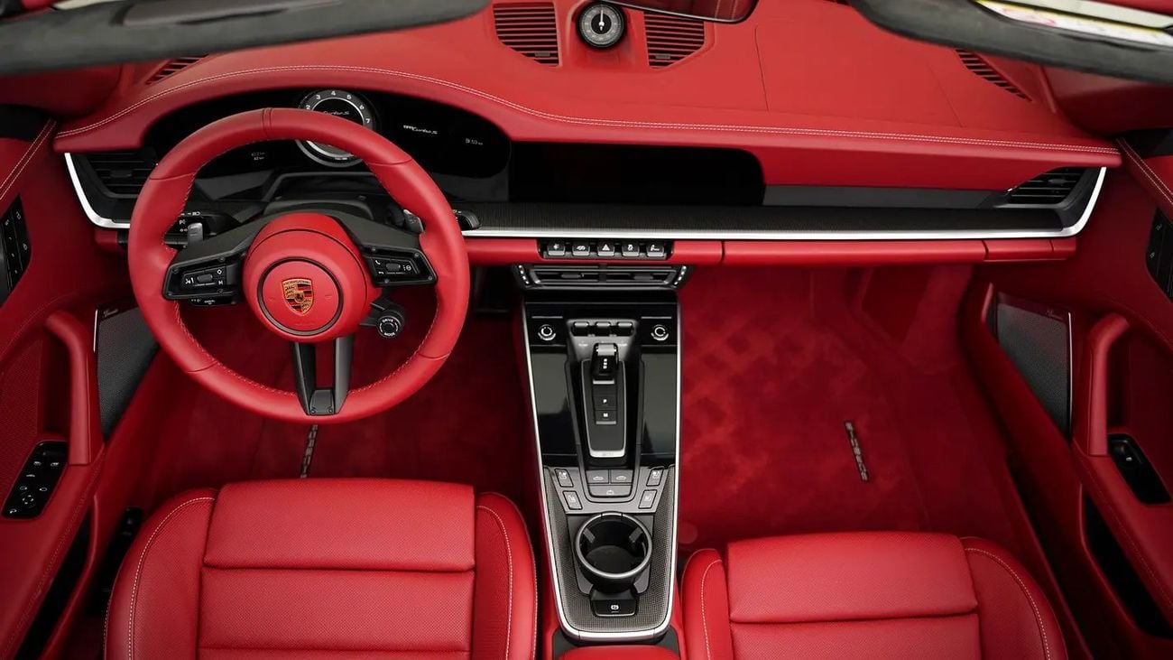 Porsche 911 Turbo S 3.8L (530 HP) Convertible 911 Turbo S Cabriolet Nardo Grey | km