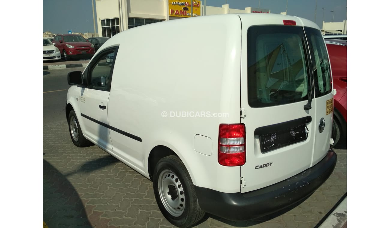 فولكس واجن كادي 2015 ابيض خليجى حالة وكالة بدون صبغ بدون حوادث ممتاذة