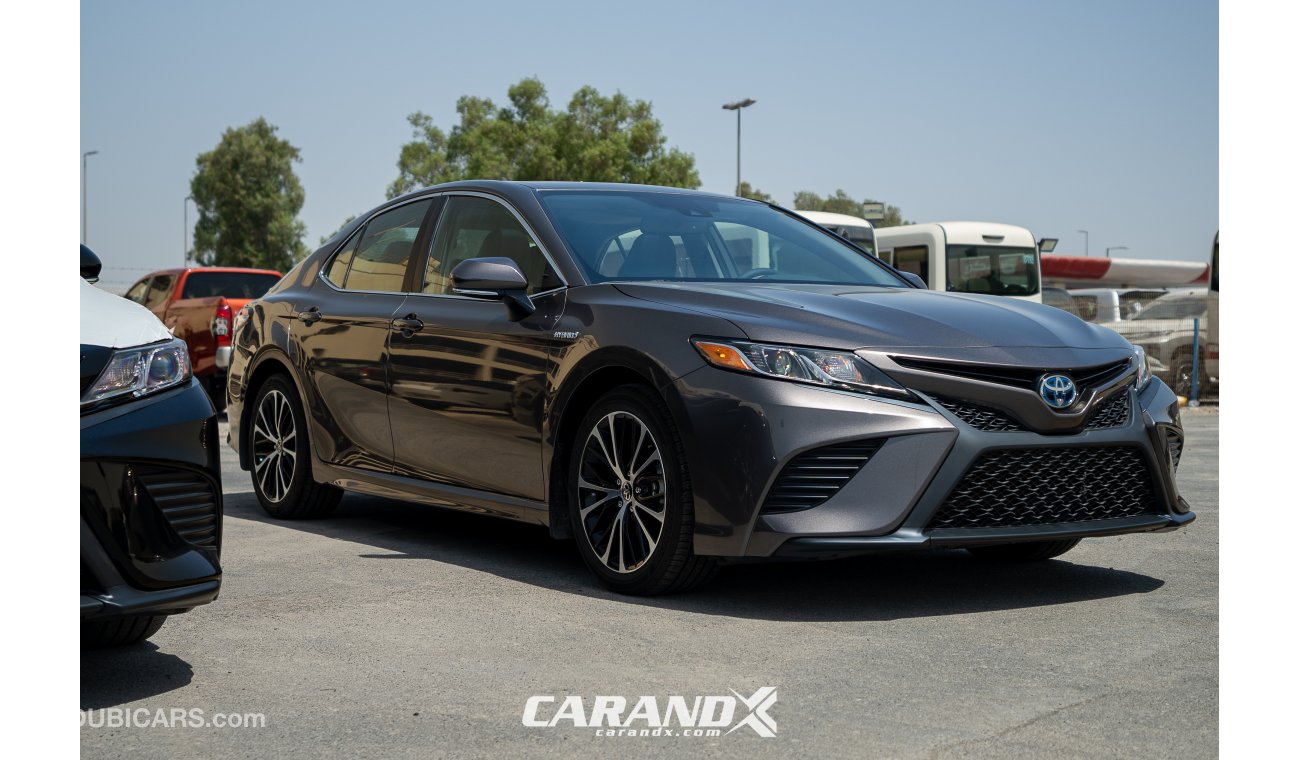 Toyota Camry SE Hybrid