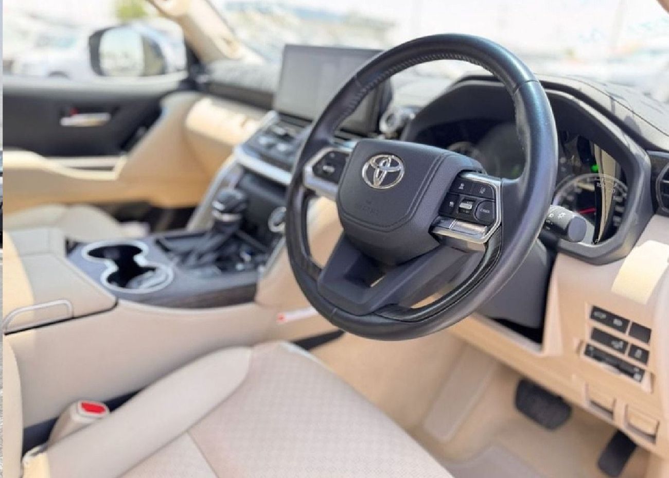 تويوتا لاند كروزر 2023 LC300 ZX Diesel Engine RHD 3.3L Twin Turbo Full Option