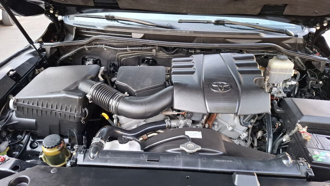 تويوتا لاند كروزر GXR 4.0L (271 HP) 4WD