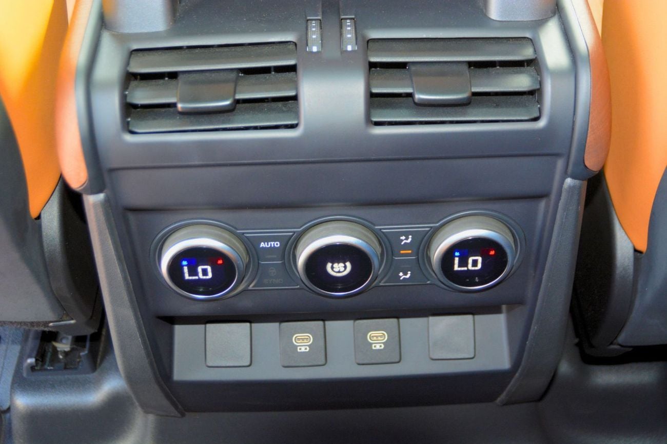 Land Rover Defender P400 90 X-Dynamic HSE 3.0L (5 Seater)