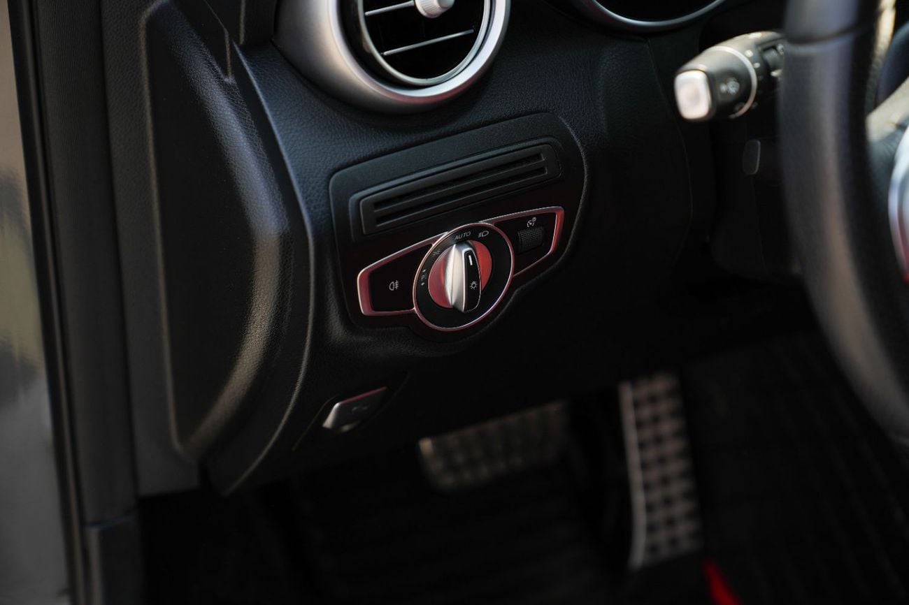 Mercedes-Benz GLC 300 4MATIC 2.0L