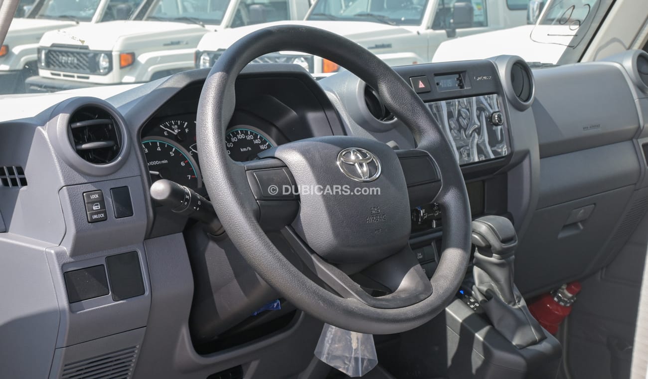 Toyota Land Cruiser 70 4.0L. V6. A/T