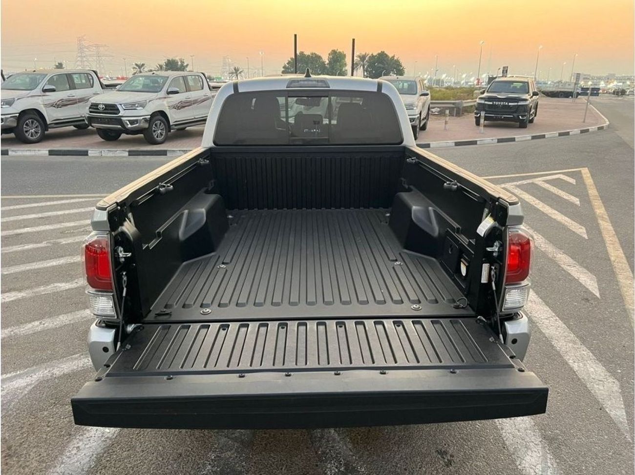 Toyota Tacoma 2023 TOYOTA TACOMA TRD SPORT - 4X4 - CREW CAB -  4 Door - 5 Seater - 3.5 L - V6 - Gasoline/ Petrol ⛽