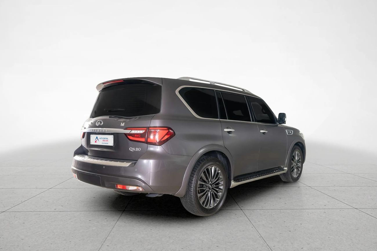 Infiniti QX80 LUXE 5.6