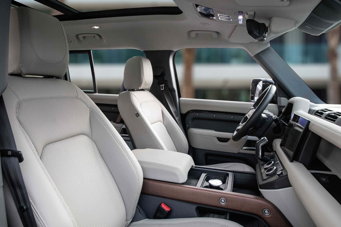 لاند روفر ديفندر Defender 130 SE | 4,700 P.M | 0% Downpayment | LR Warranty +S/Contract!