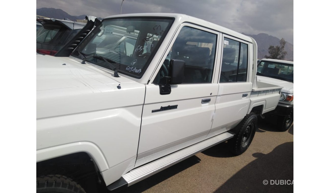 Toyota Land Cruiser Pick Up Double Cabin V6 DIESEL, Rear Differential, Power windows, Leather seats, Full Option