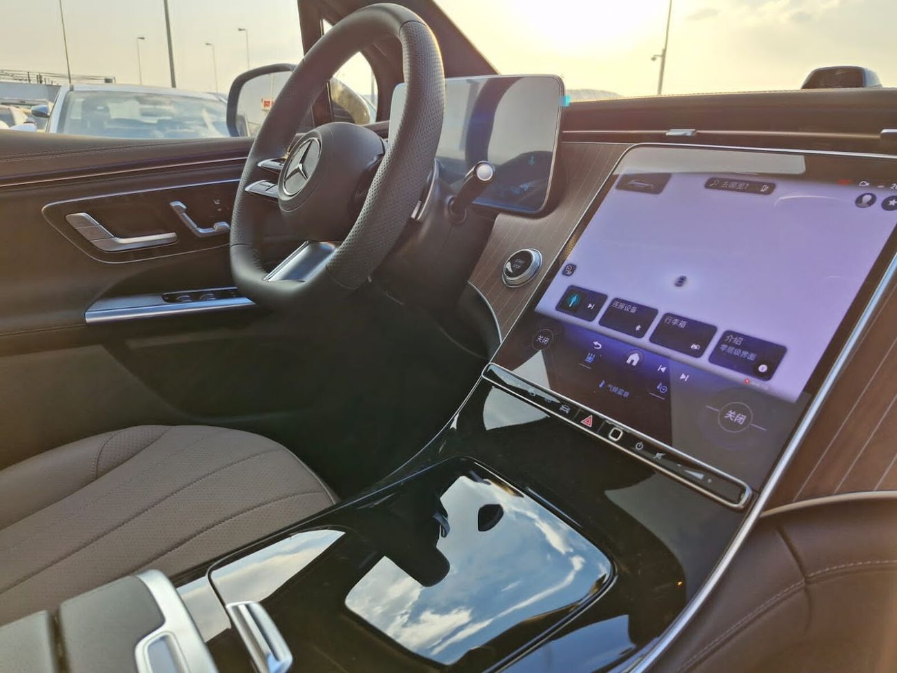 Mercedes-Benz EQE 500 SUV 2024 Mercedes-Benz EQE500 SUV – Freezone | Export & UAE Registration Available