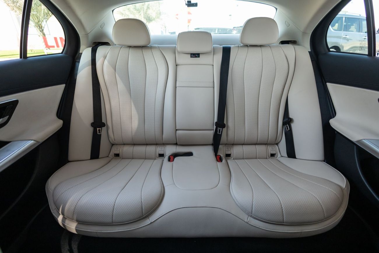 Mercedes-Benz E200 2.0L