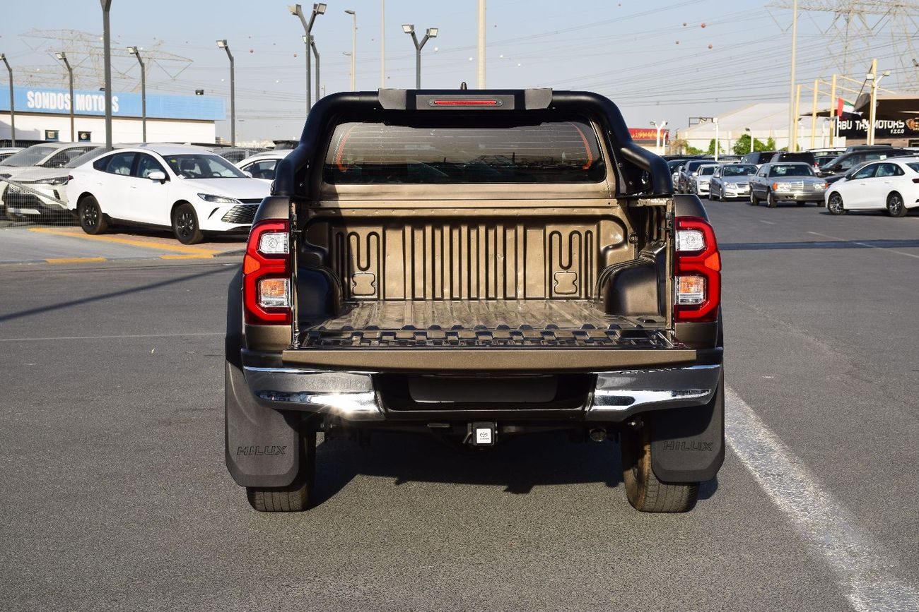 تويوتا هيلوكس 4X4 DIESEL 2.8L KING CAB (Export Only)