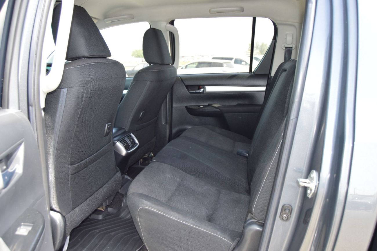 Toyota Hilux Double cabin 2.8L, perfect inside and outside