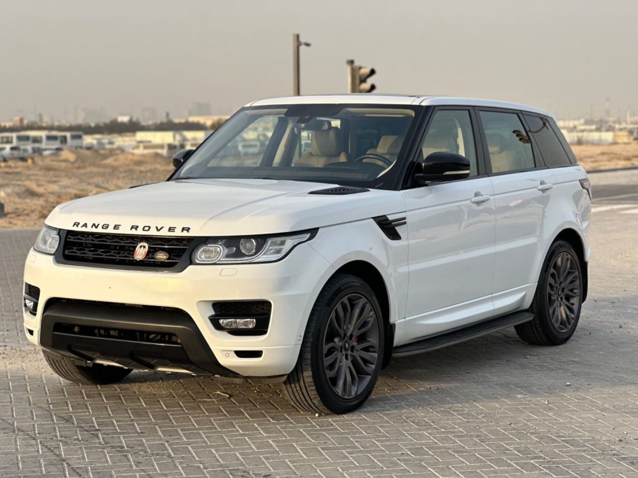 Land Rover Range Rover Sport HSE DYNAMIC 5.0L (525 HP) MODEL 2014 GCCCAR PERFECT CONDITION INSIDE AND OUTSIDE