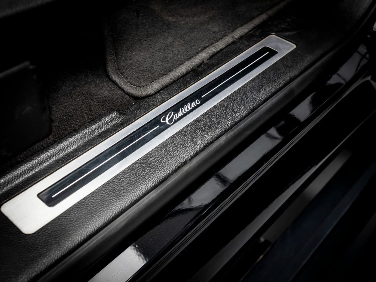 Cadillac Escalade Std 6.2L 2017 Cadillac Escalade, 1 Year Warranty, Full Service History, Low KMs, GCC