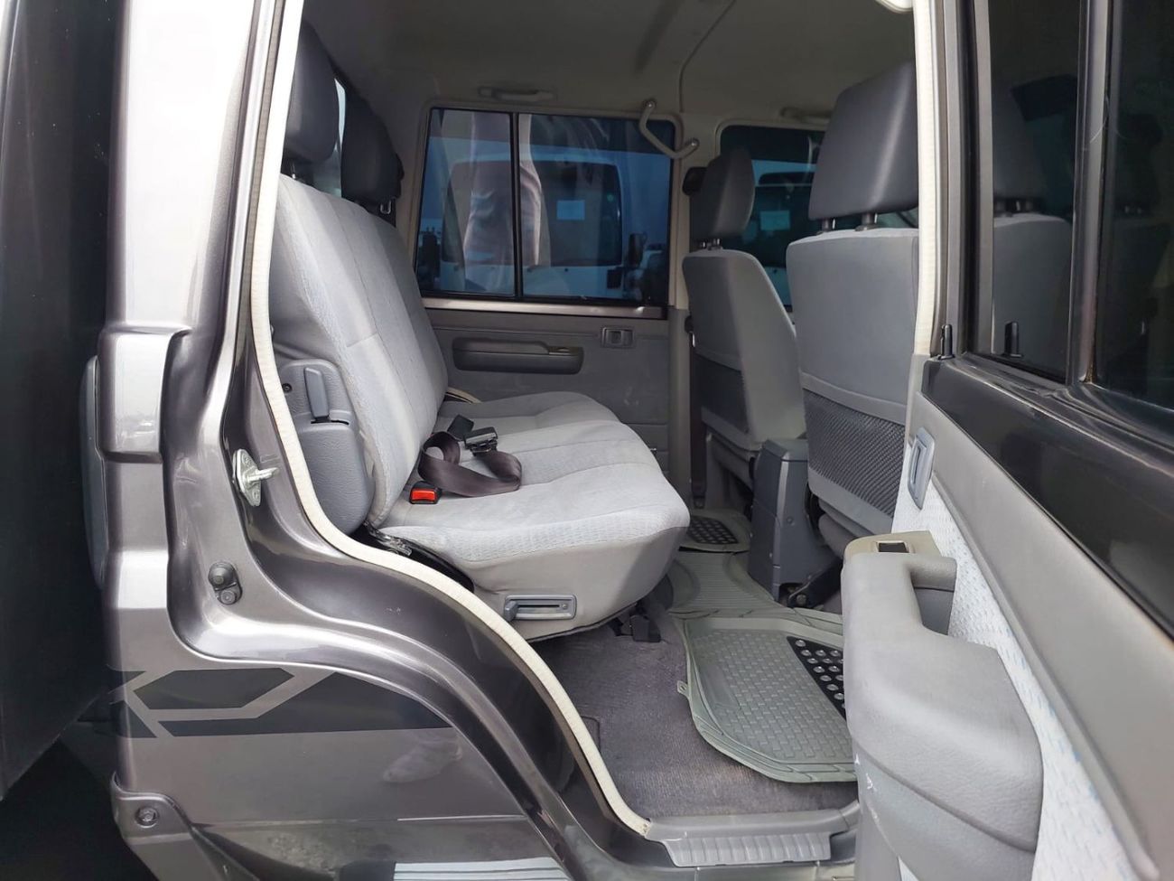 تويوتا لاند كروزر بيك آب TOYOTA LAND CRUISER PICKUP RHD 2016 MODEL 4.5 L DIESEL MANUAL(PM10973)