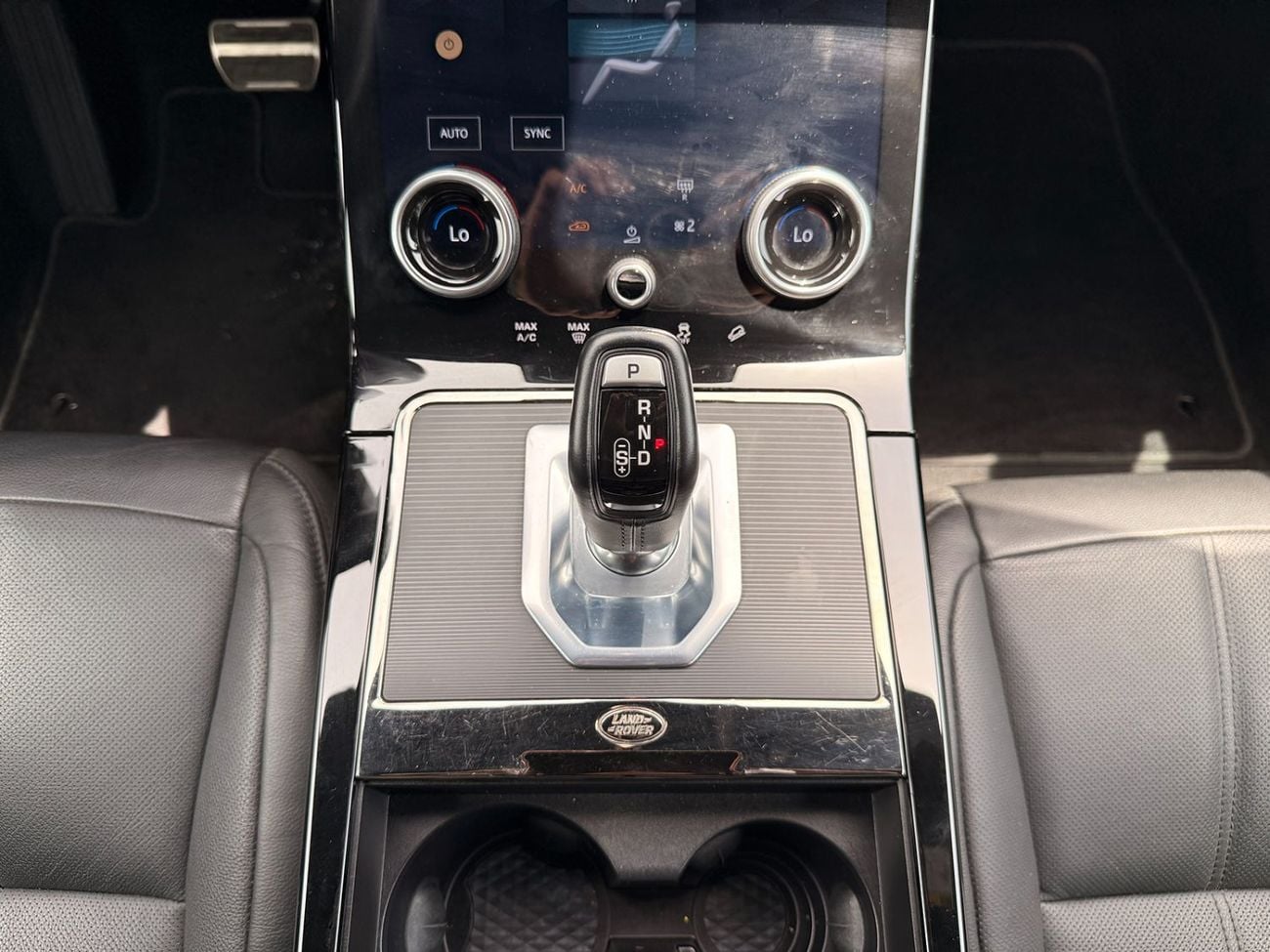 لاند روفر رانج روفر إيفوك P200 R-Dynamic SE 2.0L