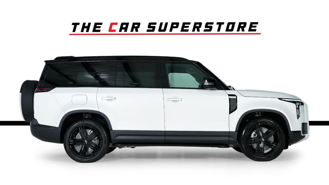 روكس 01 STD 6 Seats-Premium Leather Interior-5 Years Warranty and Service Contract-Black Contrasting Roof