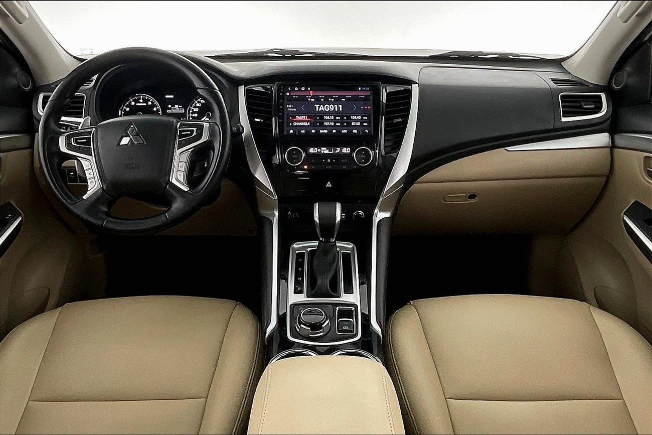 ميتسوبيشي مونتيرو GLS Top