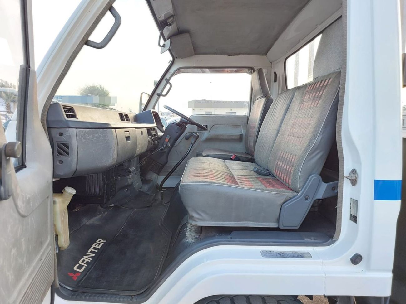 ميتسوبيشي فوسو كانتير MITSUBISHI CANTER TRUCK RHD 1989 MODEL 4.2 L DIESEL MANUAL(PM22881)