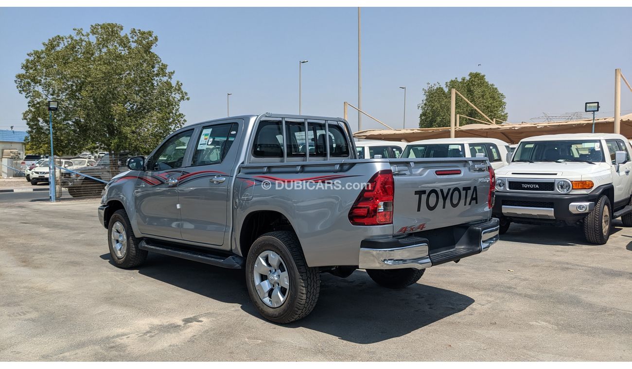Toyota Hilux 2.4L  Diesel DLX  4X4  AT