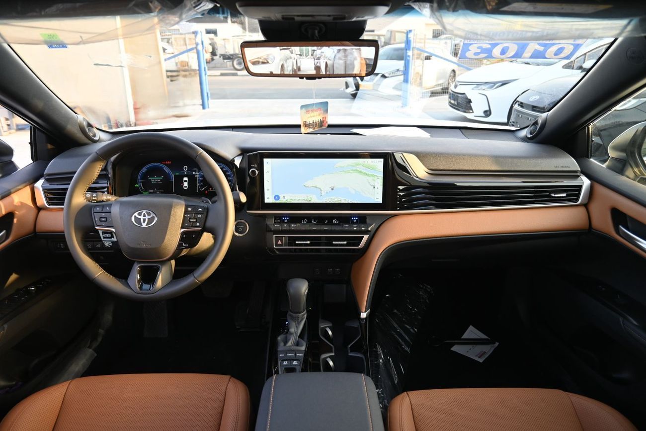 تويوتا كامري LUMIERE HEV Toyota Camry Lumiere 2.5L Hybrid, Model 2025, Color White