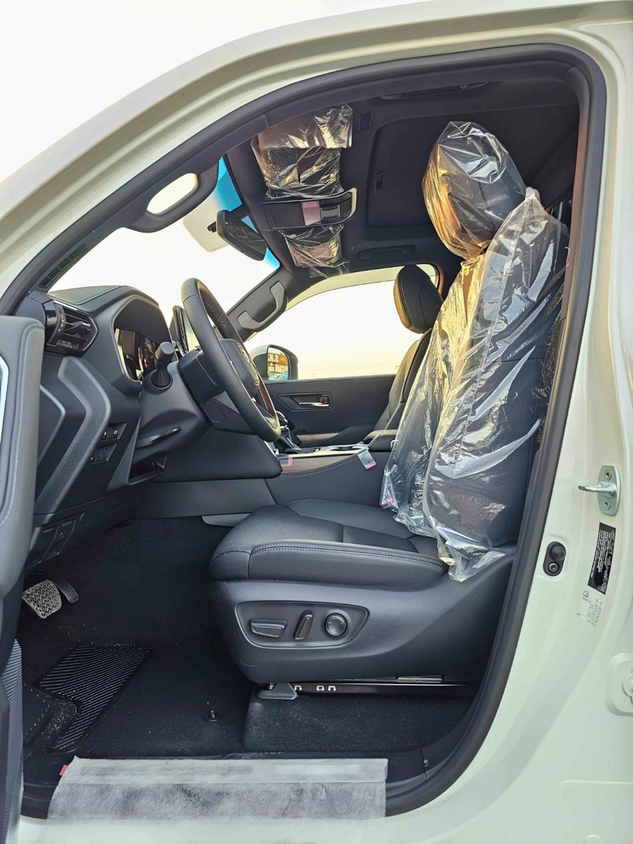 تويوتا لاند كروزر GXR TWIN TURBO / 3.3L DIESEL / BIG DVD / JBL SPEAKERS / FULL OPTION (CODE#LCDGXRH)