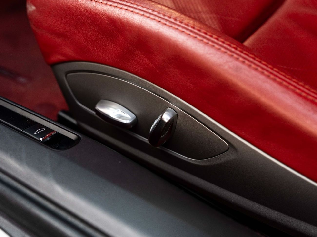 Porsche 911 Carrera S 3.8L (400 HP) Coupe