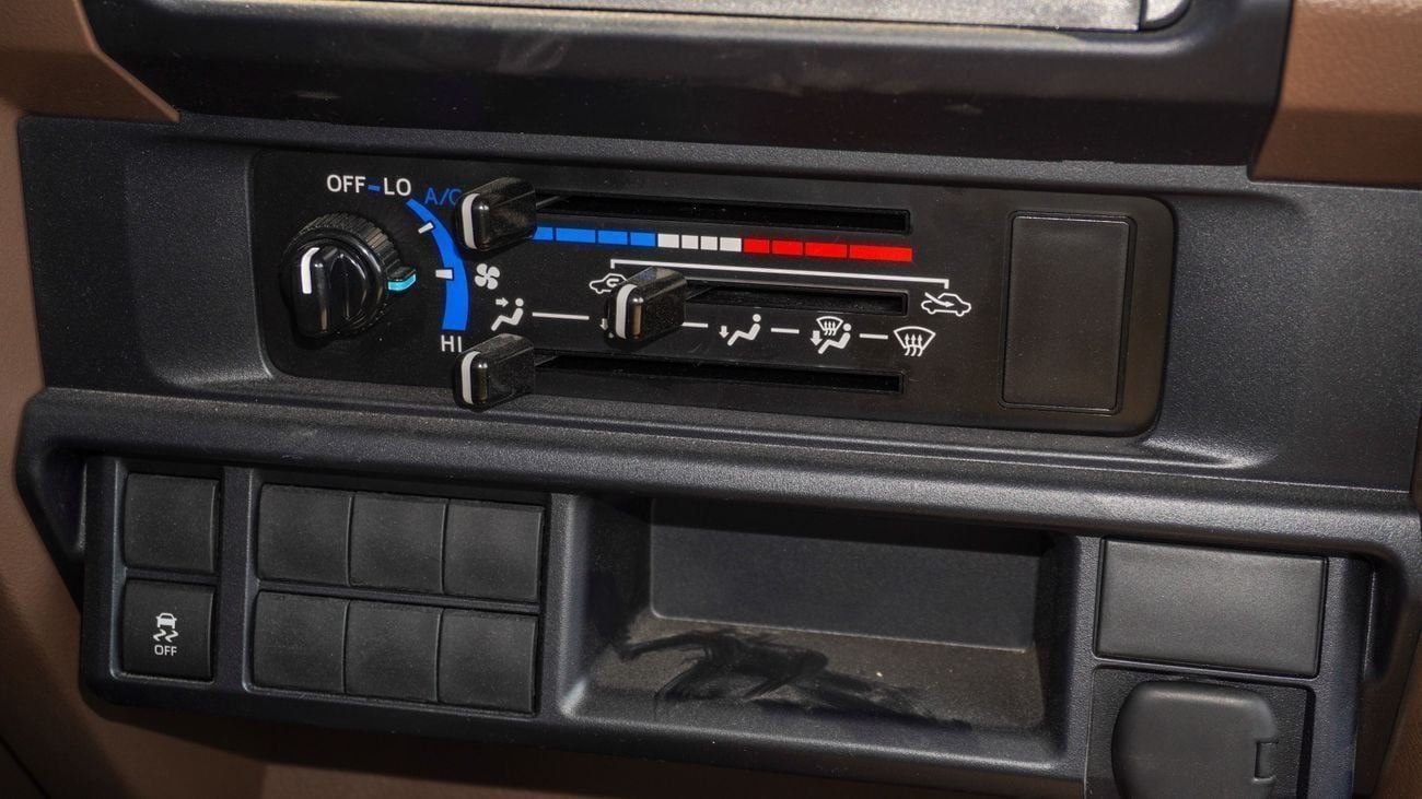 تويوتا لاند كروزر بيك آب