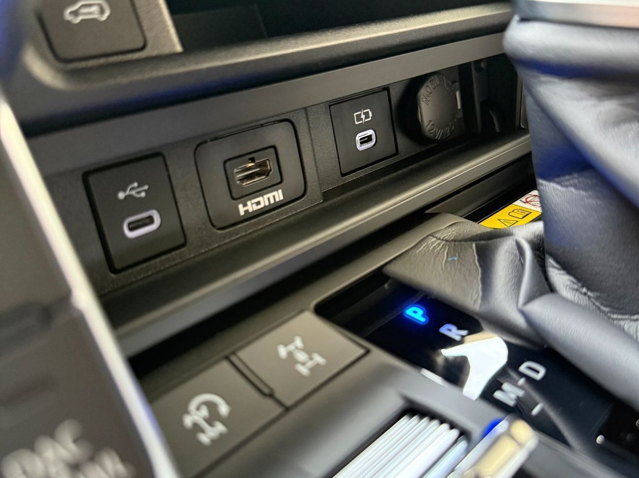 تويوتا لاند كروزر VX-HIGH 3,3 TWINTURBO DIESEL FULL ***التصدير فقط خارج الخليج***EXPORT ONLY**