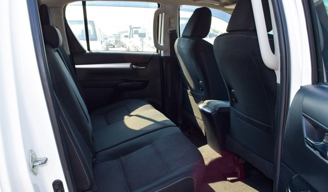 Toyota Hilux SR5 with canopy