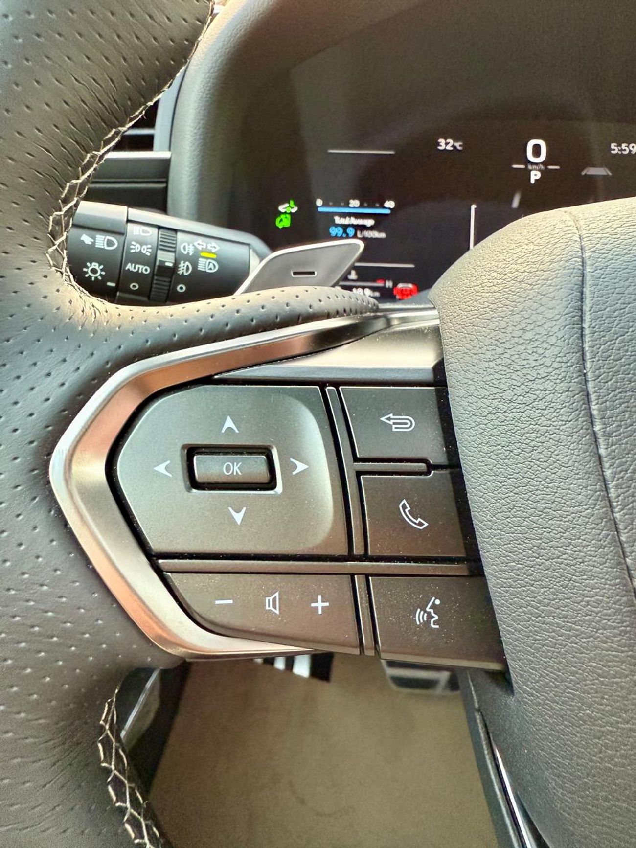 Lexus LX 600 Lexus Lx600 Fsport 3.5L A/T Petrol