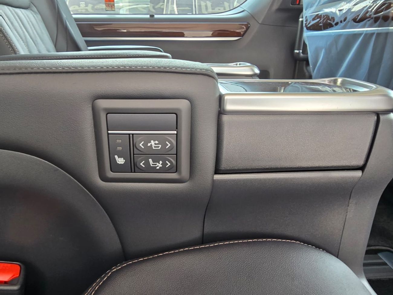 Toyota Granvia 3.5L V6 PETROL PREMIUM  6 SEATER FULL OPTION