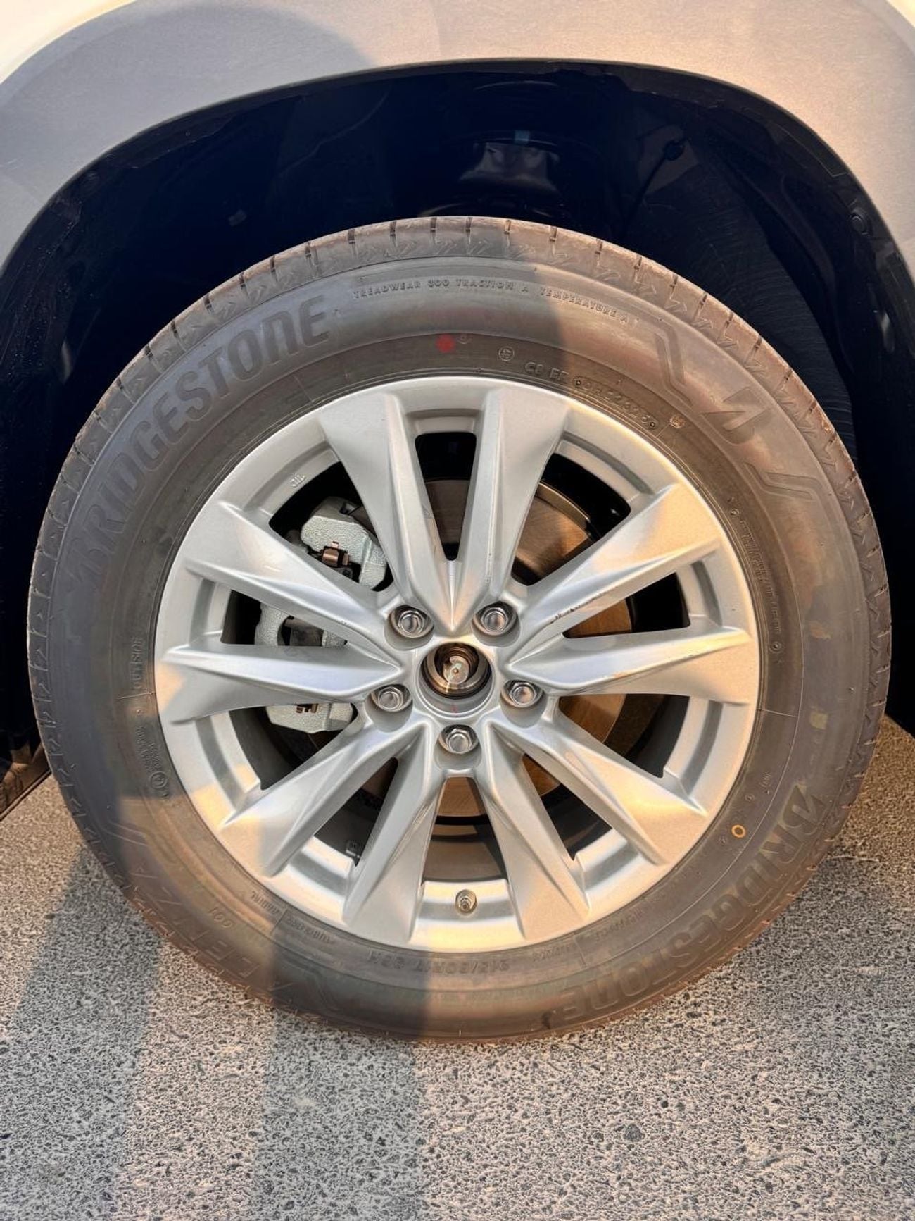 تويوتا كورولا كروس LTD HEV Corolla cross  1.8 L hybrid  2025 YM Sunroof  Medium option  GCC spec