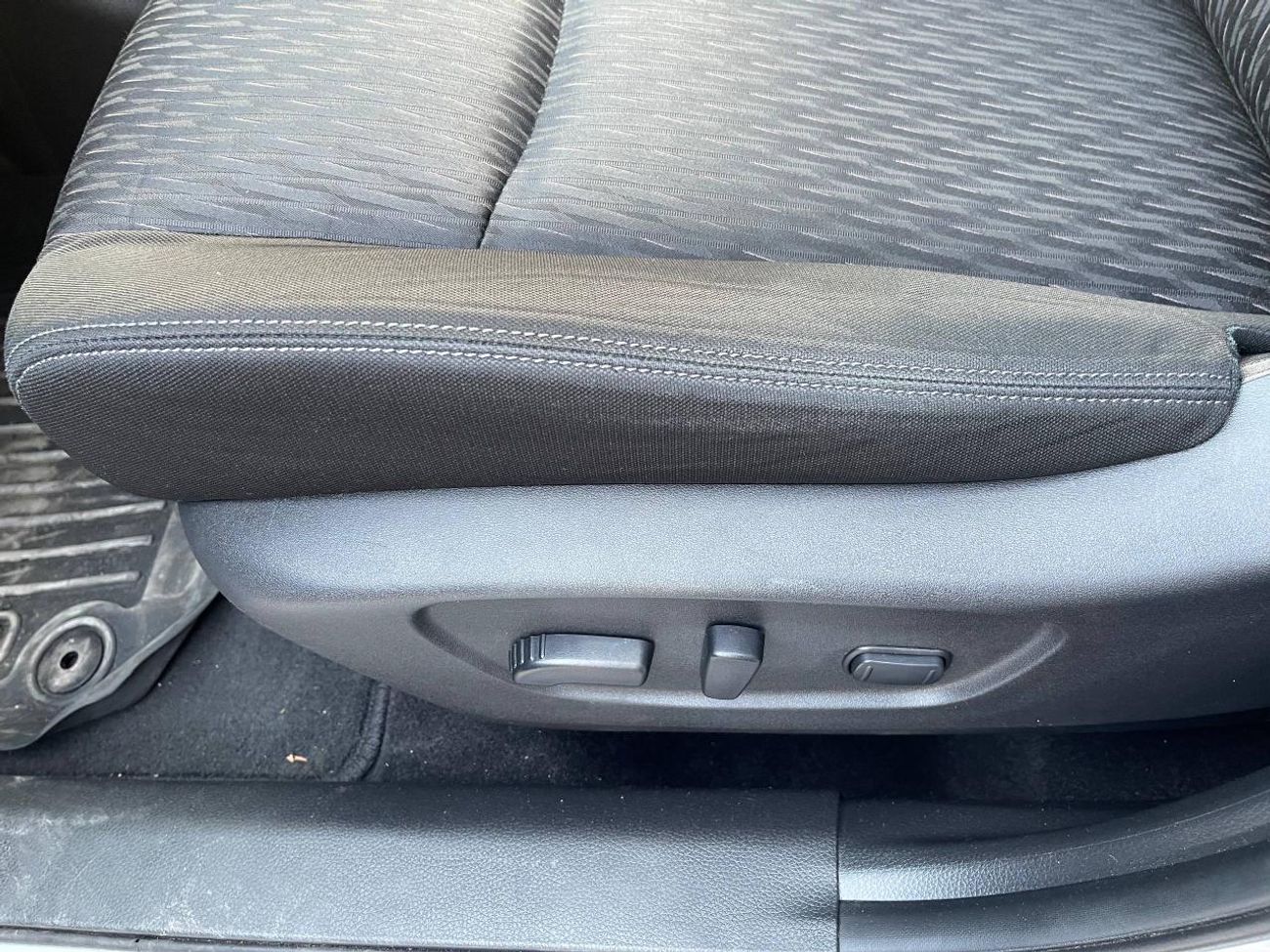 Nissan Rogue SV / V4 2.5L / RADAR / ROAD ASSIST / BIG SCREEN / 4X4 / RIMS / IN PERFECT CONDITION