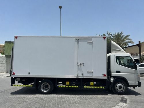 ميتسوبيشي كانتر فان STANDARD 2024 Mitsubishi Canter Box Truck | Long Chassis | GCC Spec | 47,000 km