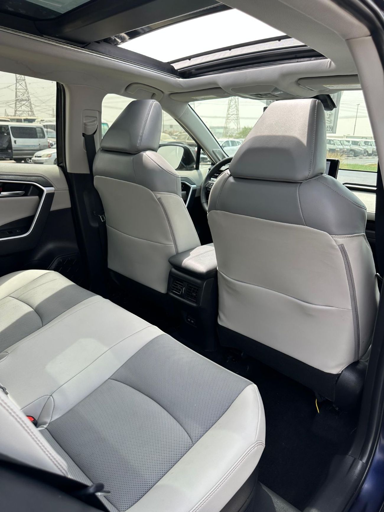 تويوتا راف ٤ Limited Hybrid 2.5 L | Panoramic | 360 Camera | full option 2024