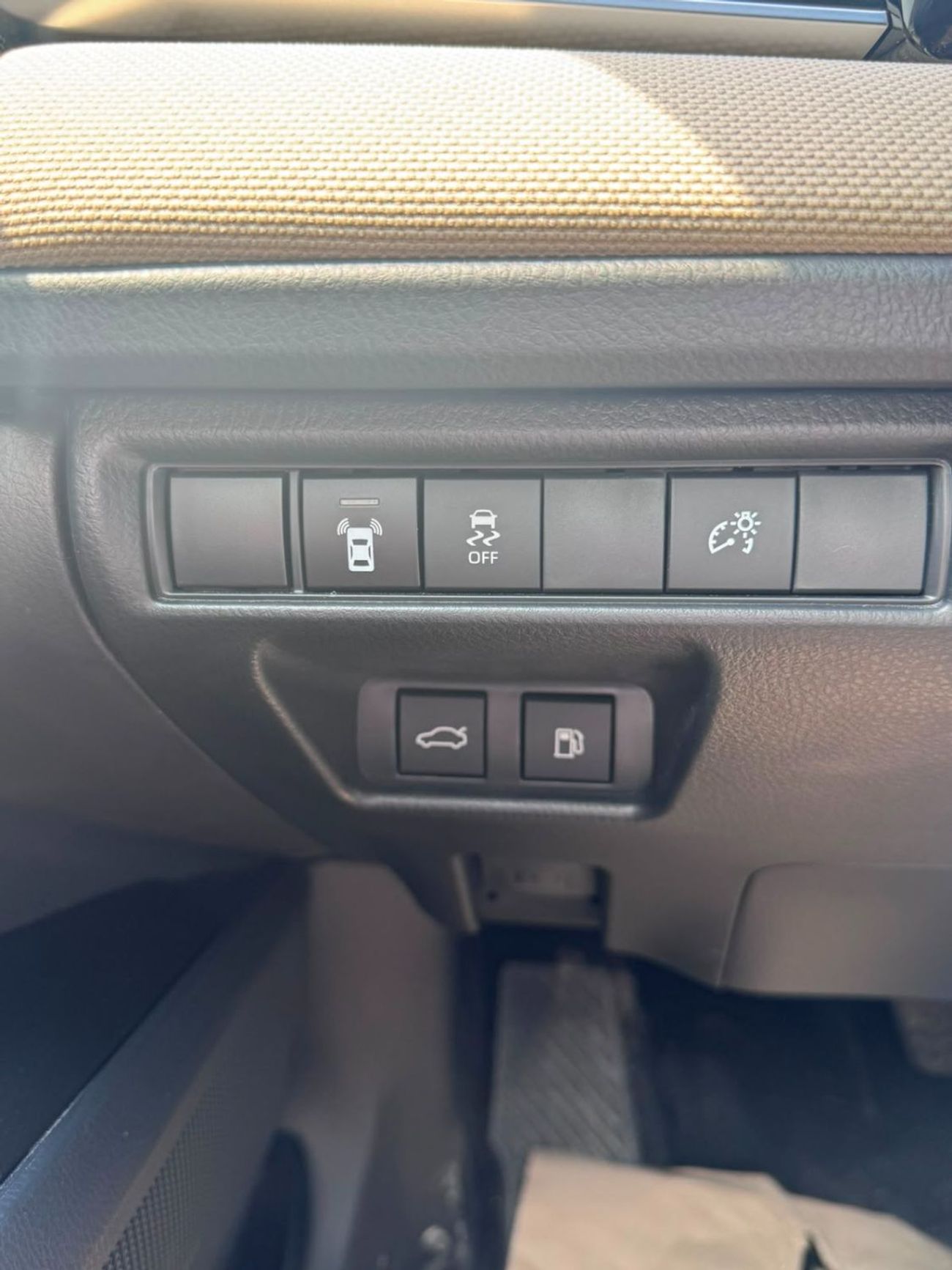 Toyota Camry GLE HEV